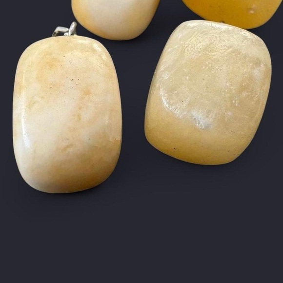 Yellow Calcite Stone Pendant Necklace - Picture 4 of 4